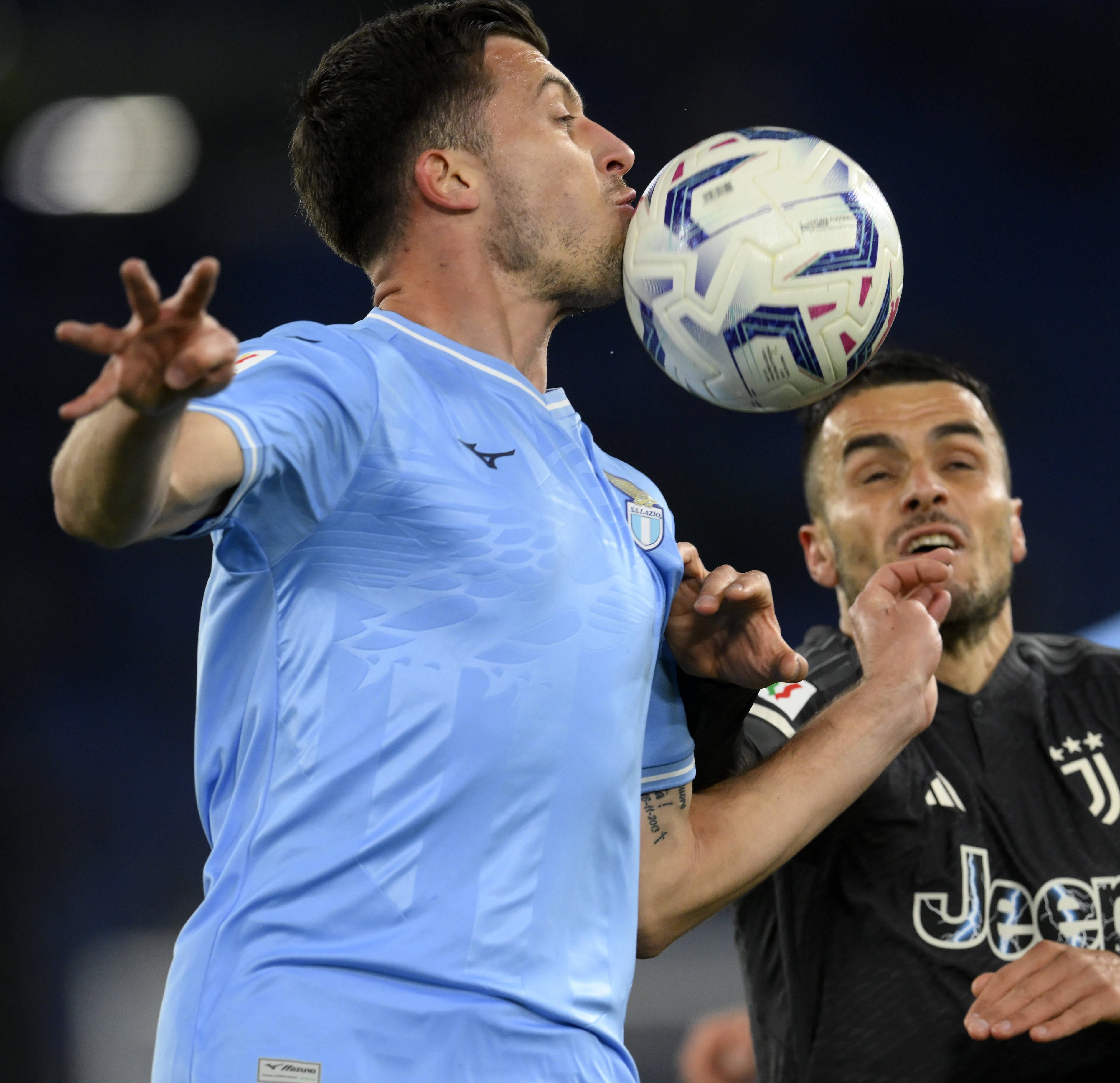 球员卡尔德拉在尤文图斯比赛中表现出色