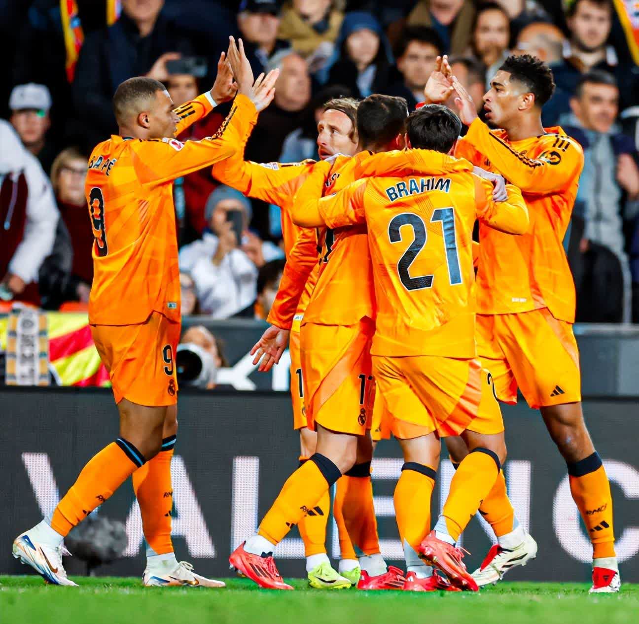 关于球队在多场激烈对决中表现稳定，势不可挡的信息