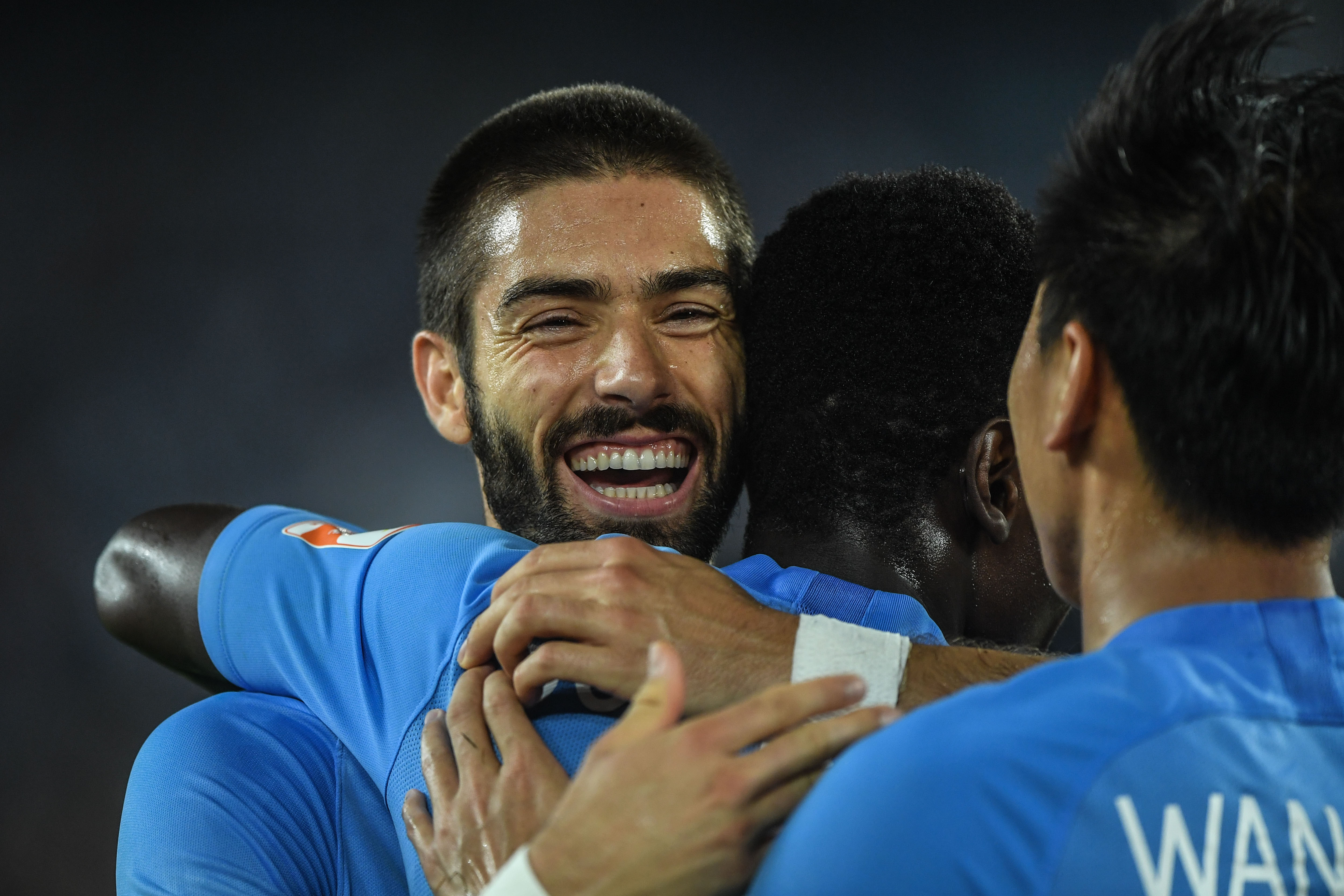 开云体育-大连一方压下山东鲁能，士气高涨备战接下回合赛事