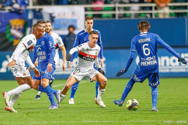 阿贾克斯逆袭晋级,成功淘汰对手 阿贾克斯逆袭晋级,成功淘汰对手