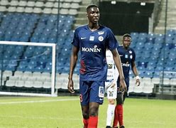 包含尼斯主场战平第戎，难得一分阻止颓势的词条