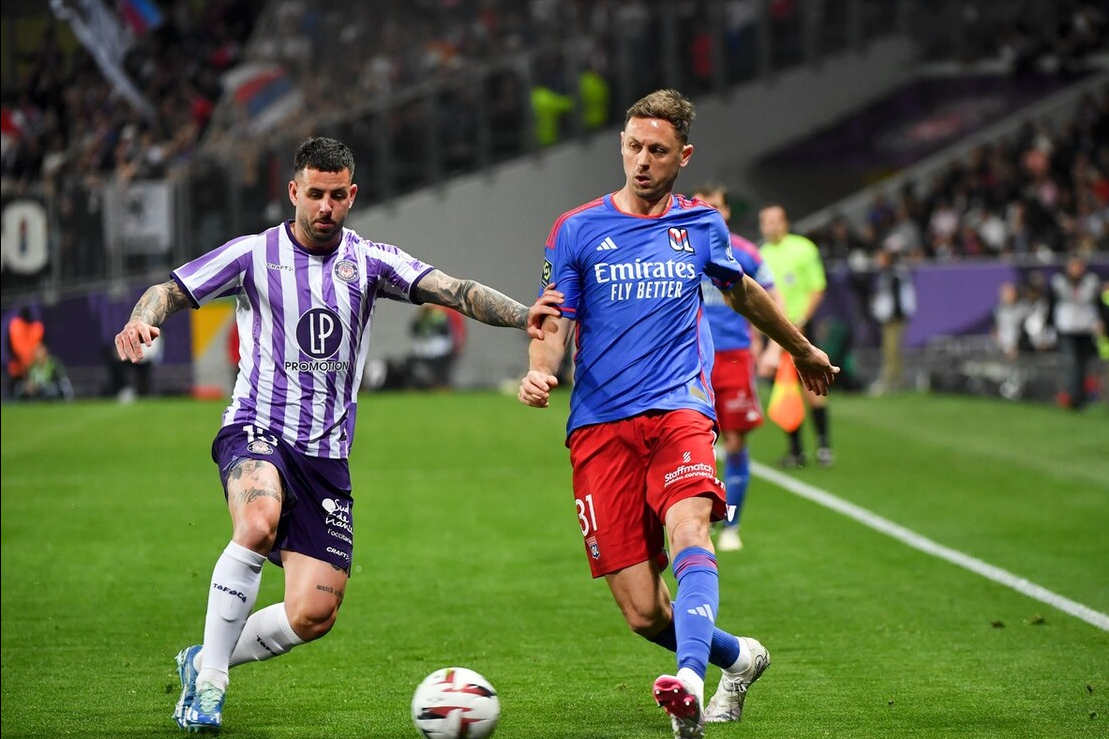 开云体育官网-法兰克福后防坚固无阻，完胜对手