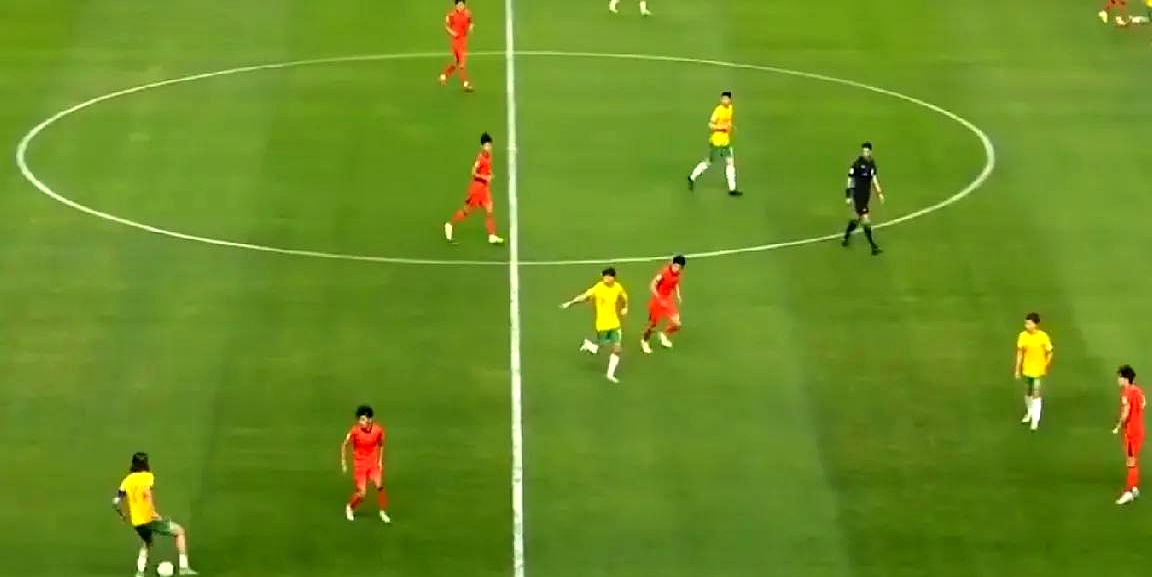 开云体育中国官网-包含紧张角逐赛，球队实力备战全力争胜的词条