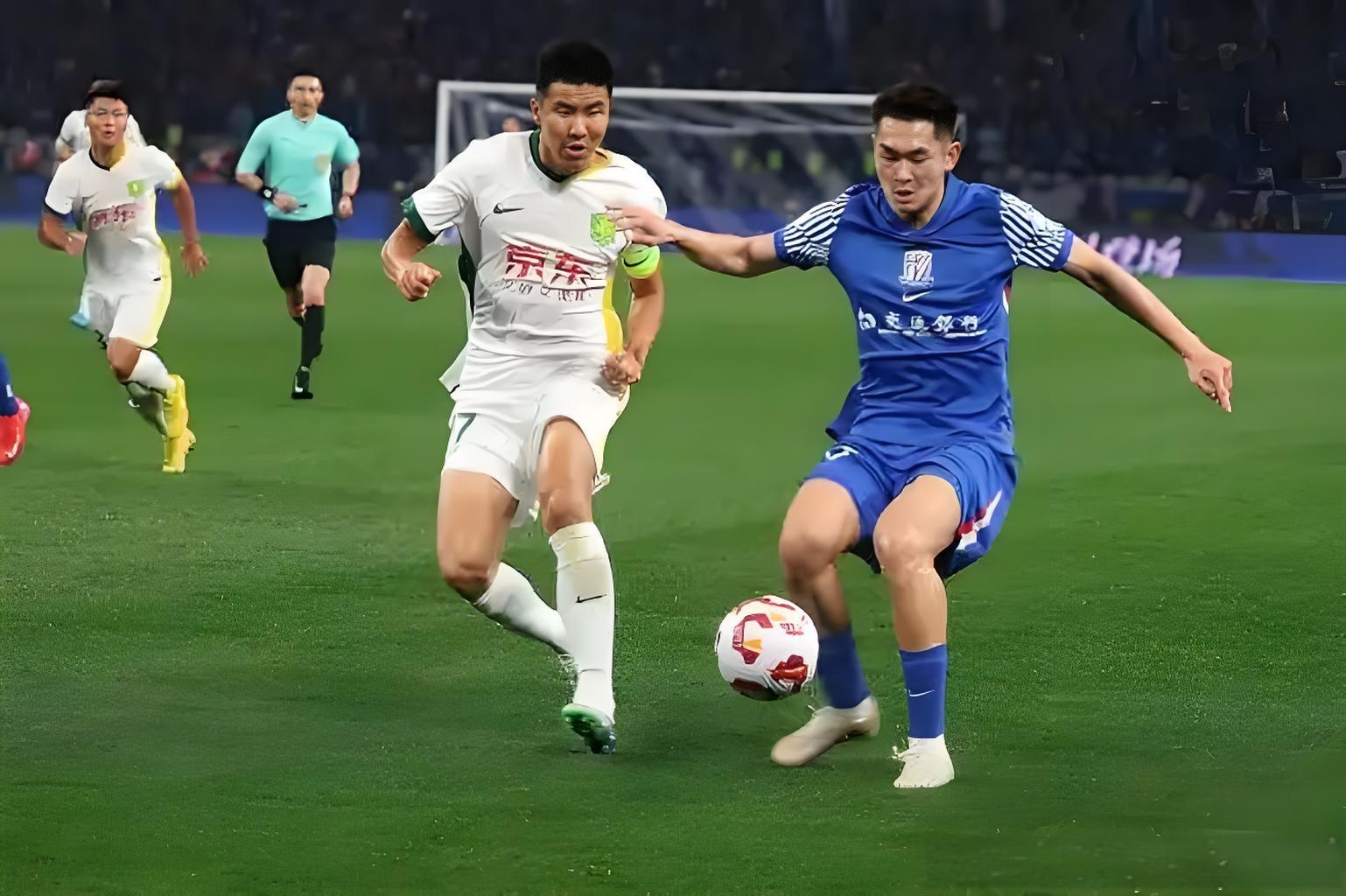 中国足球氛围渐次升温，中超比赛备受期待