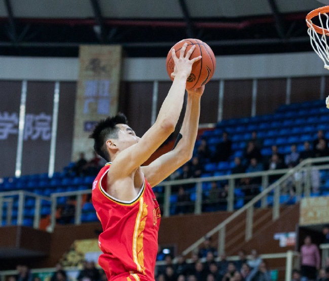 开云体育登录-包含重庆男篮在比赛中遇强才能强，取得胜利的词条