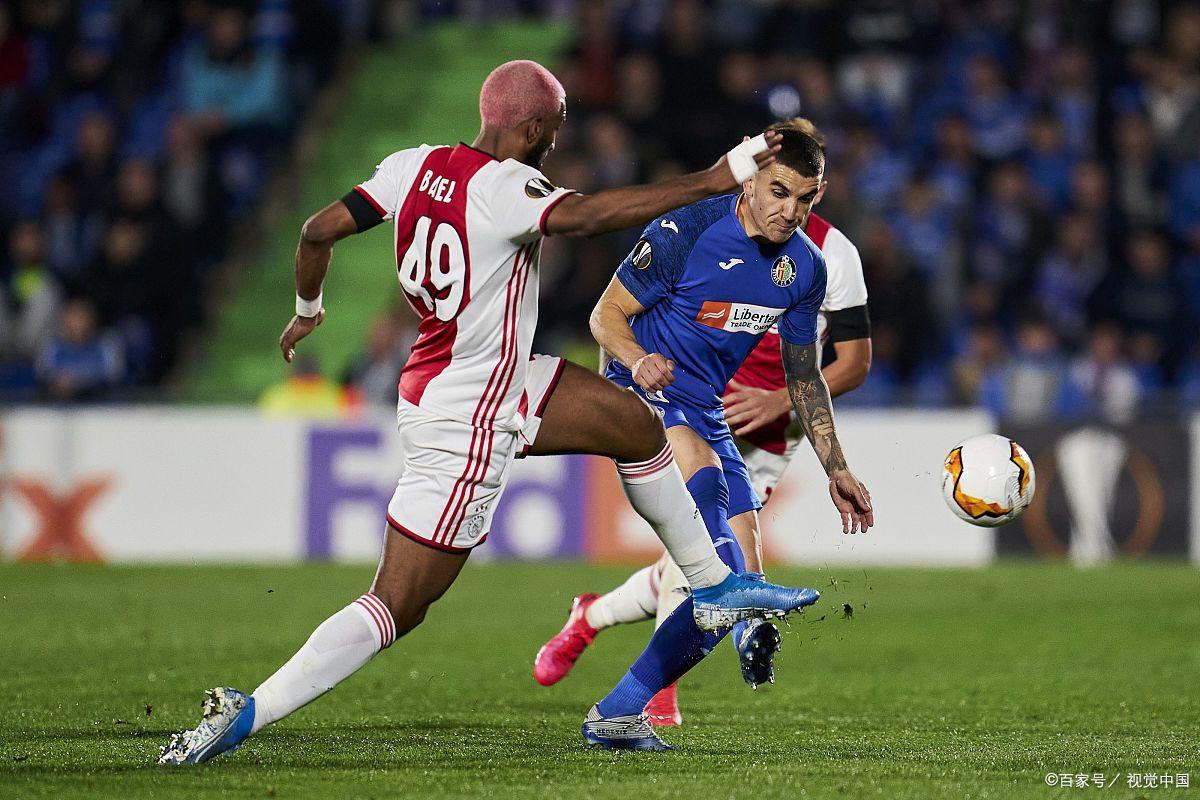 关于阿贾克斯硬战告捷，荷甲难题过关的信息