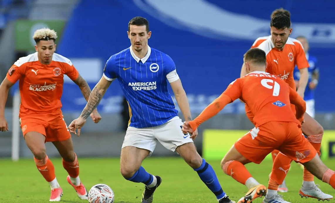 包含卡利亚里客场失利，保级形势严峻的词条