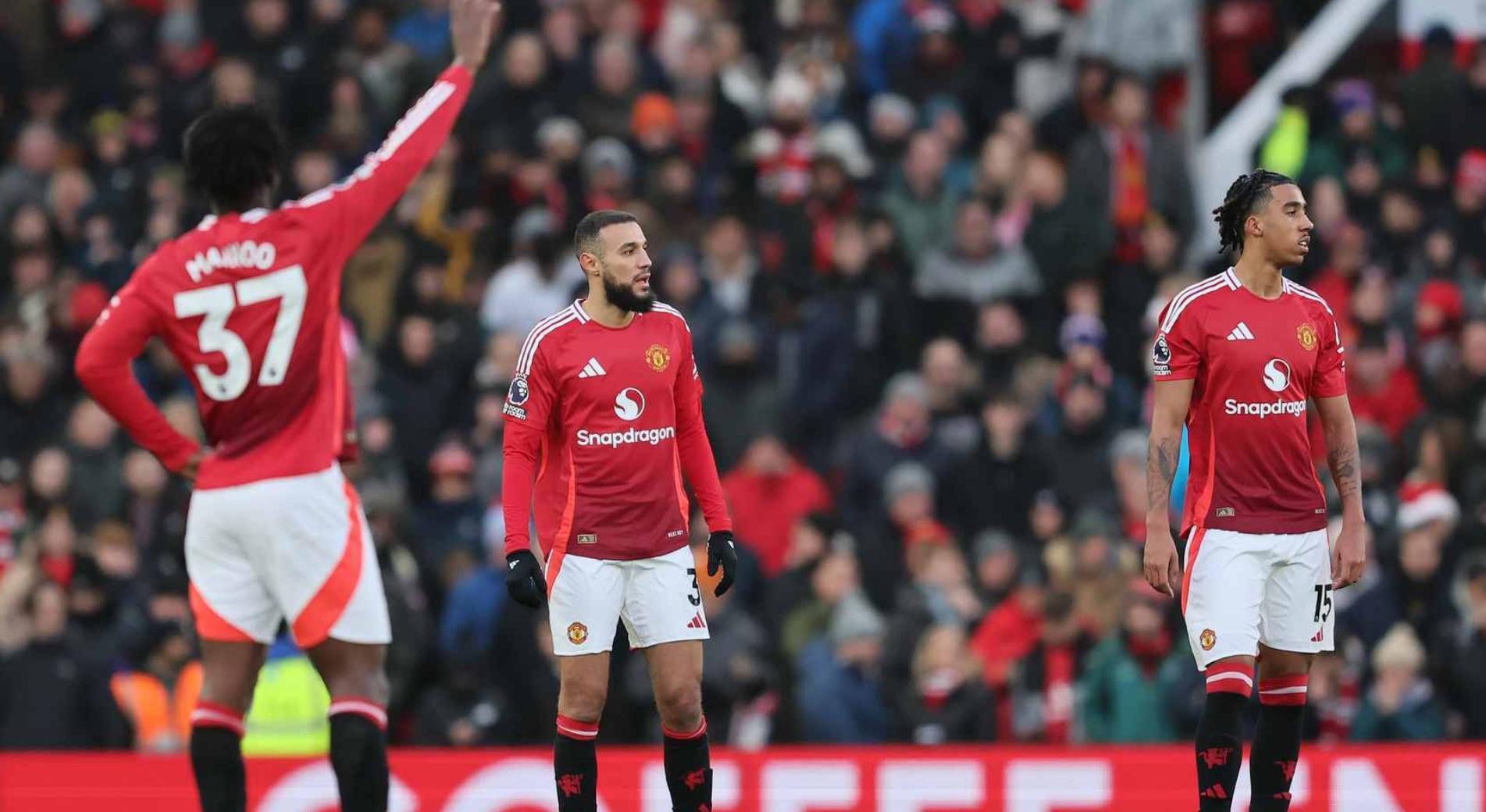 开云体育官方入口-利物浦球员受伤下场，场上气氛紧张