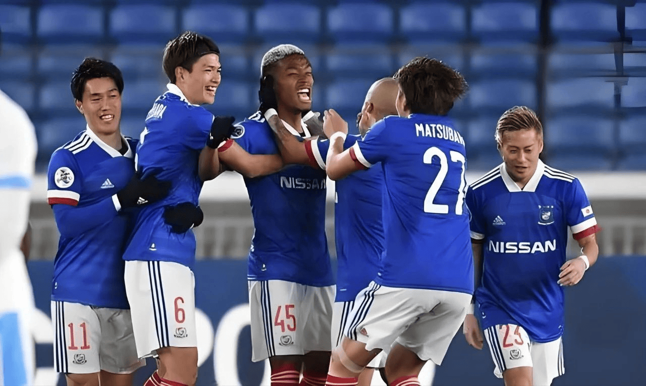 开云体育登录入口-足球赛场上的传奇，横滨水手再获胜