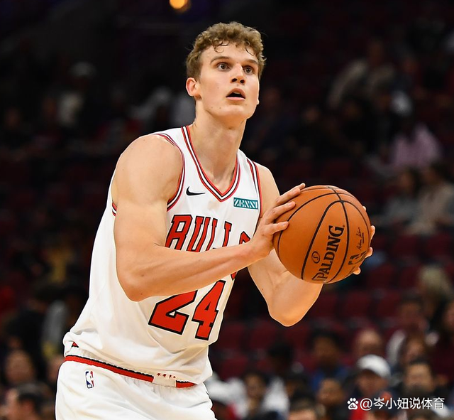 格鲁吉亚萨穆布雷队逆转胜利，晋级小组赛