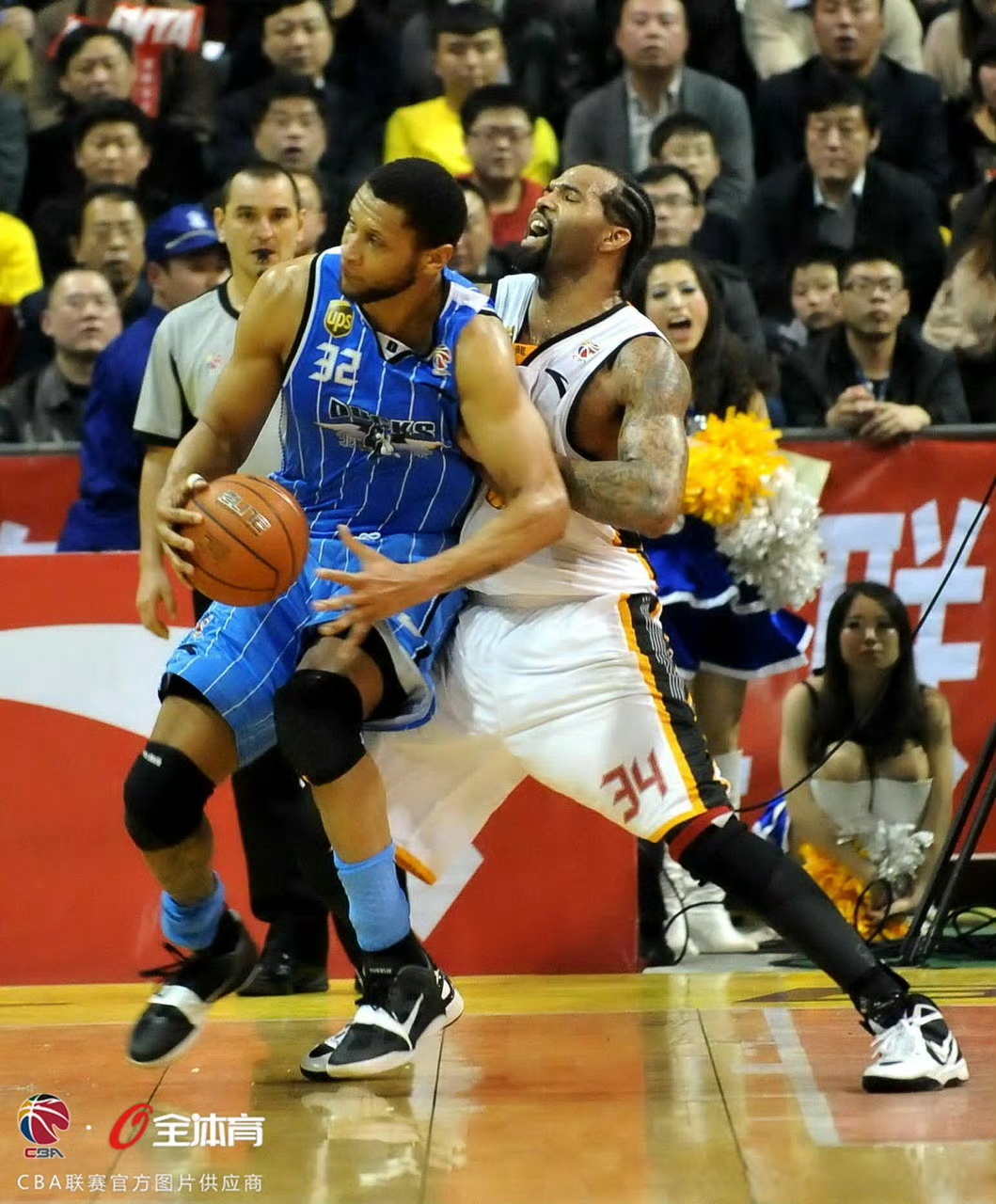 外援双核引领球队轻取对手,胜利不可阻挡的简单介绍 外援双核引领球队轻取对手,胜利不可阻挡的简单介绍