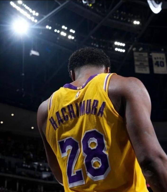 开云体育在线-灵魂球员受伤，湖人队备战出现困难