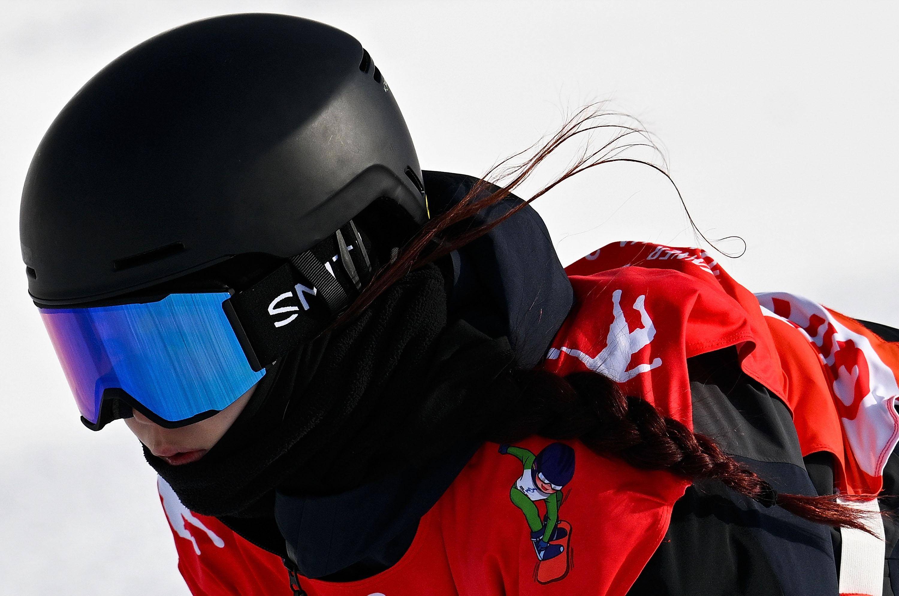 自由式滑雪立方体赛选手表演华丽 自由式滑雪立方体赛选手表演华丽