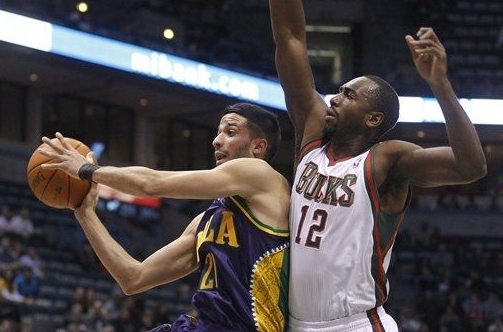 雄鹿轻取黄蜂继续保持不败的简单介绍 雄鹿轻取黄蜂继续保持不败的简单介绍